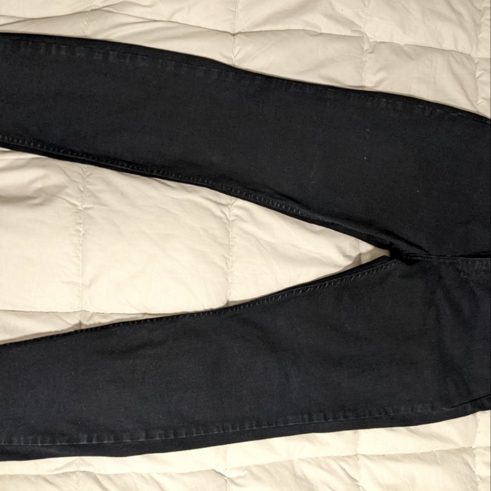 Yummie Black Jeans (Size 28)